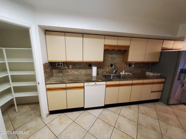 6400 E Calle Cavillo, Tucson, AZ 85750