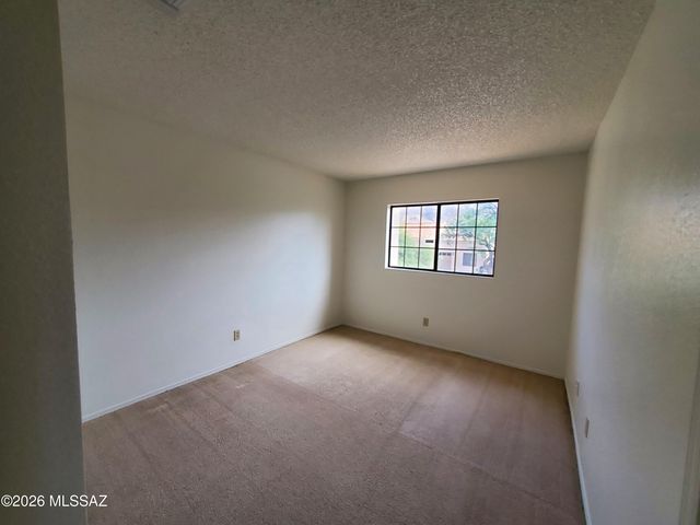 6400 E Calle Cavillo, Tucson, AZ 85750