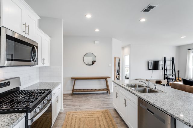 425 Passenger Trail, Fort Worth, TX 76131