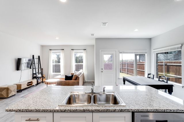 425 Passenger Trail, Fort Worth, TX 76131