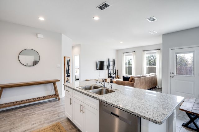 425 Passenger Trail, Fort Worth, TX 76131