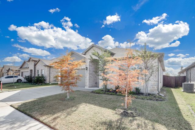 425 Passenger Trail, Fort Worth, TX 76131