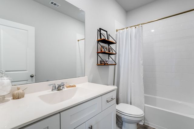 425 Passenger Trail, Fort Worth, TX 76131