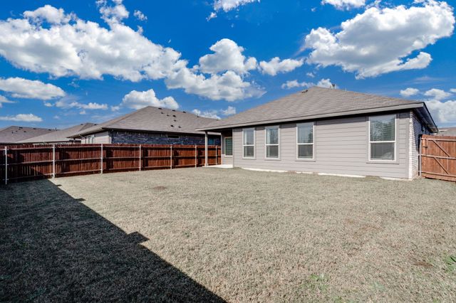 425 Passenger Trail, Fort Worth, TX 76131