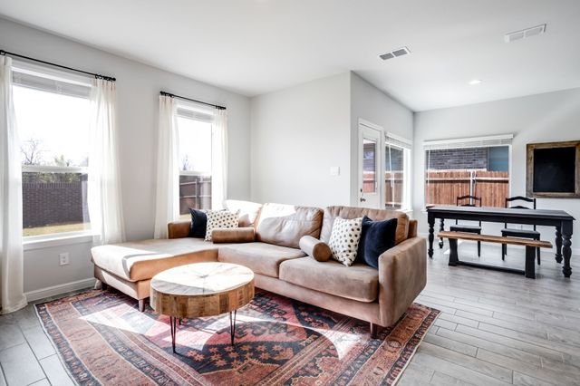 425 Passenger Trail, Fort Worth, TX 76131