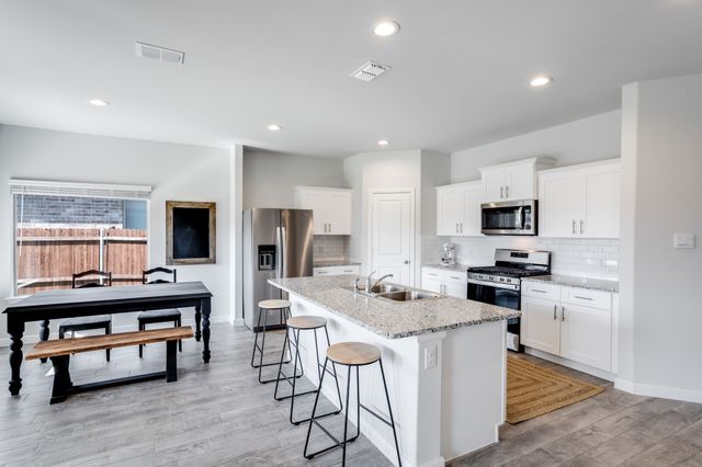 425 Passenger Trail, Fort Worth, TX 76131