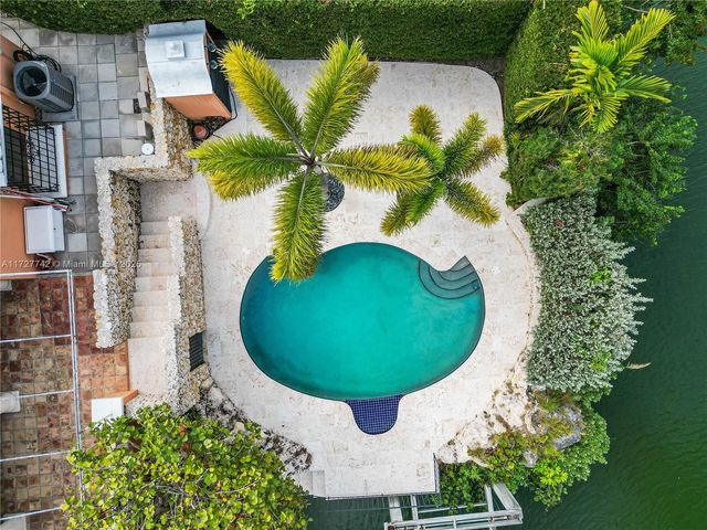 1181 S Alhambra Cir, Coral Gables, FL 33146