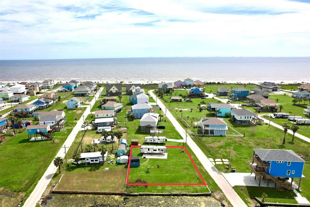 892 Bowers Lane, Crystal Beach, TX 77650