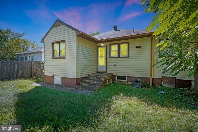 105 CHATHAM ST, Fredericksburg, VA 22405