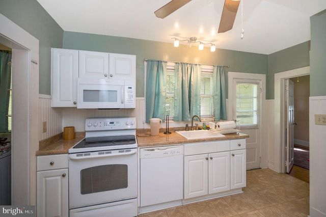 105 CHATHAM ST, Fredericksburg, VA 22405