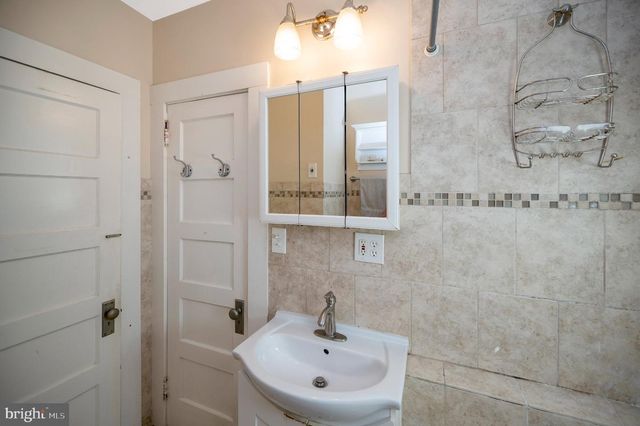 105 CHATHAM ST, Fredericksburg, VA 22405