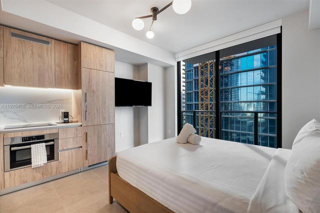 11 NE 6th Street 2206, Miami, FL 33132