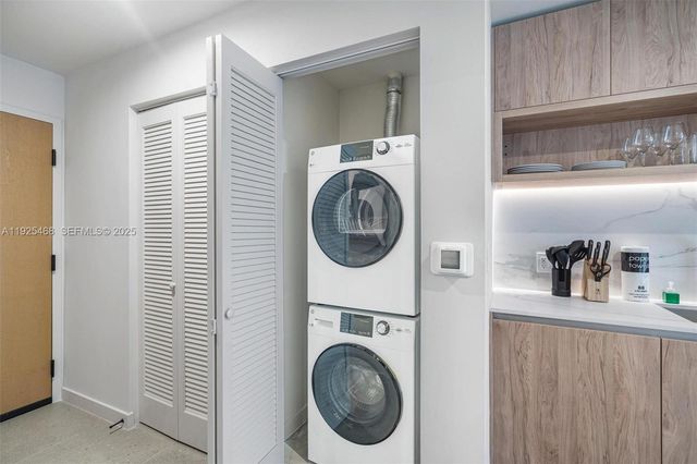 11 NE 6th Street 2206, Miami, FL 33132