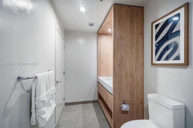 11 NE 6th Street 2206, Miami, FL 33132