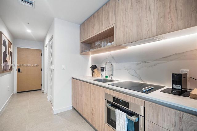 11 NE 6th Street 2206, Miami, FL 33132