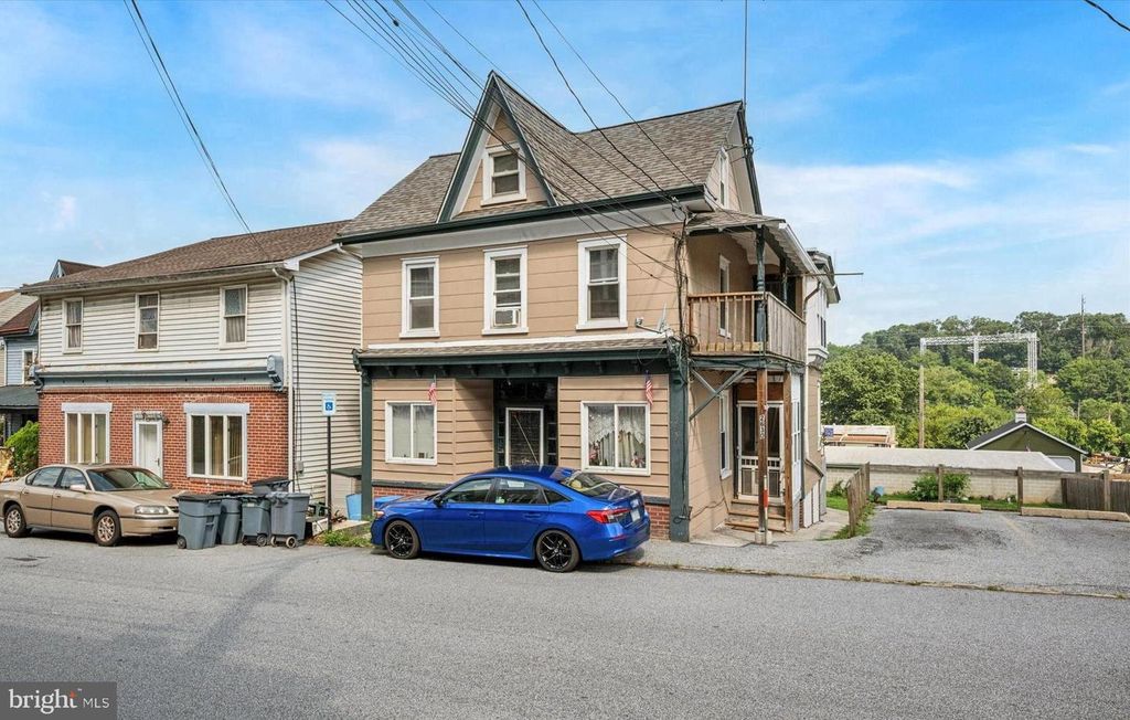 2630 MOUNT RD, Aston, PA 19014
