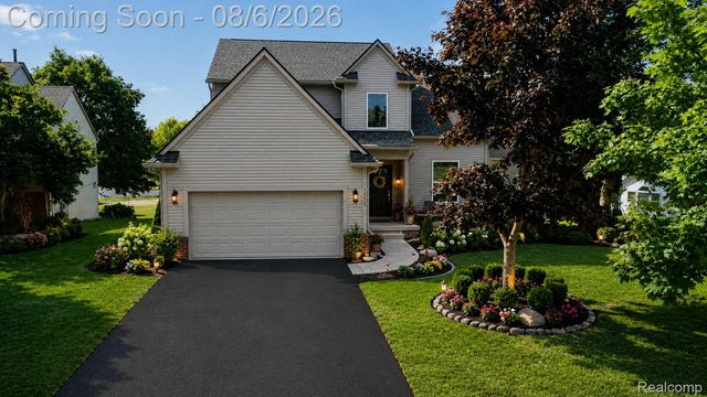 125 Ridge Field Court, Oxford Charter Township, MI 48371