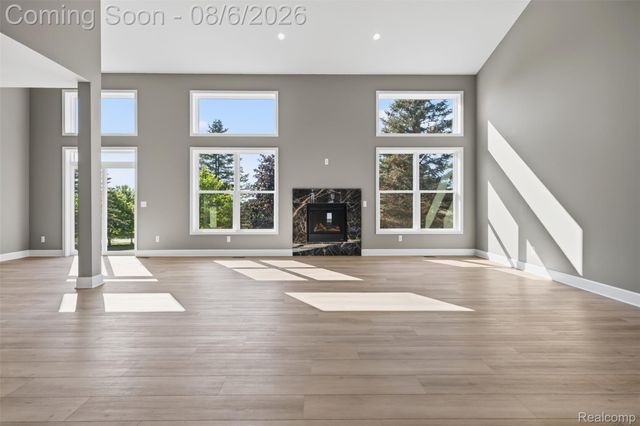 125 Ridge Field Court, Oxford Charter Township, MI 48371