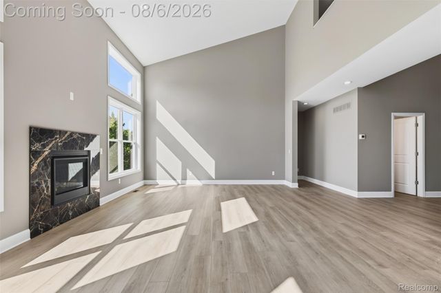 125 Ridge Field Court, Oxford Charter Township, MI 48371