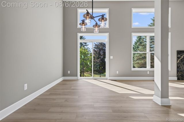 125 Ridge Field Court, Oxford Charter Township, MI 48371