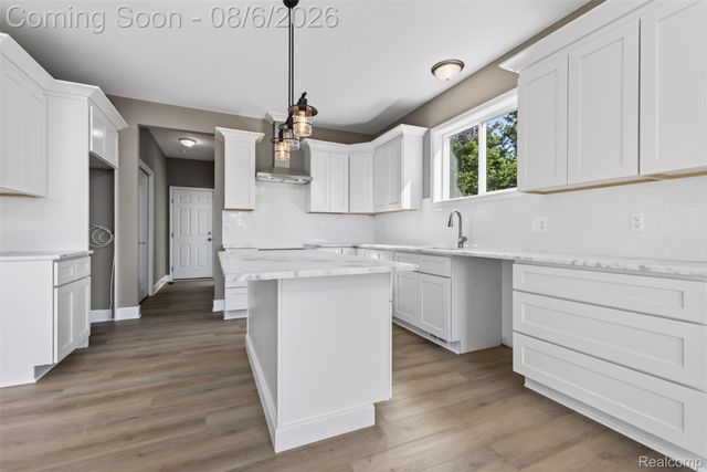 125 Ridge Field Court, Oxford Charter Township, MI 48371
