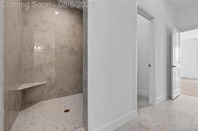 125 Ridge Field Court, Oxford Charter Township, MI 48371