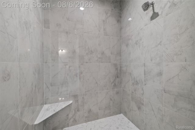 125 Ridge Field Court, Oxford Charter Township, MI 48371
