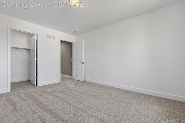 125 Ridge Field Court, Oxford Charter Township, MI 48371