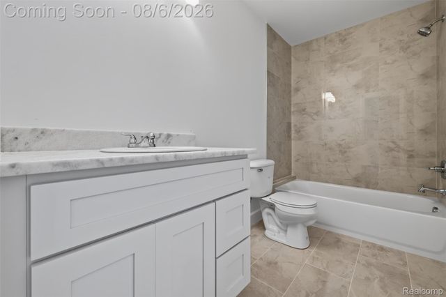 125 Ridge Field Court, Oxford Charter Township, MI 48371
