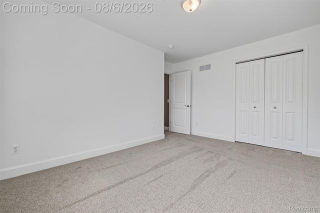 125 Ridge Field Court, Oxford Charter Township, MI 48371