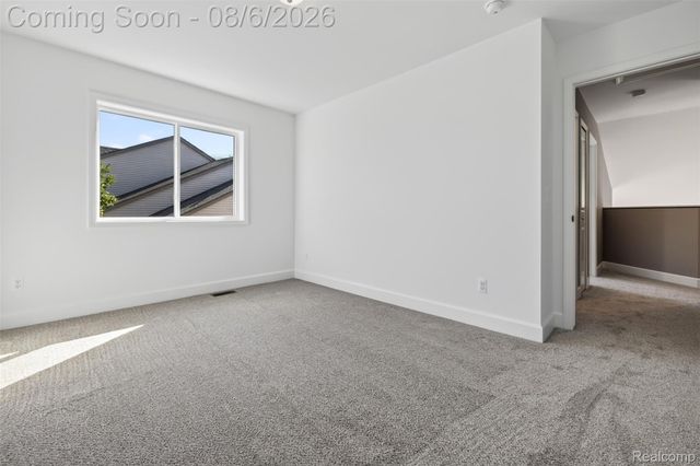125 Ridge Field Court, Oxford Charter Township, MI 48371
