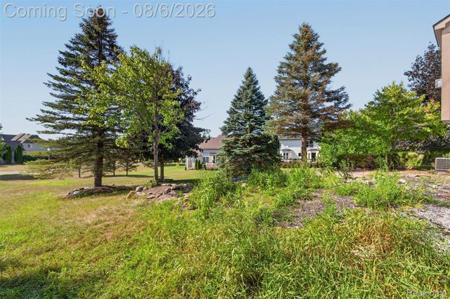 125 Ridge Field Court, Oxford Charter Township, MI 48371