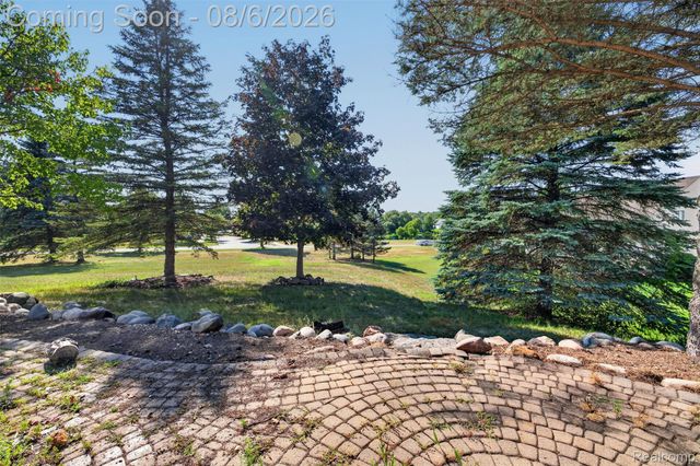 125 Ridge Field Court, Oxford Charter Township, MI 48371