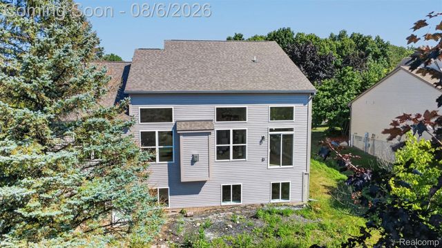 125 Ridge Field Court, Oxford Charter Township, MI 48371
