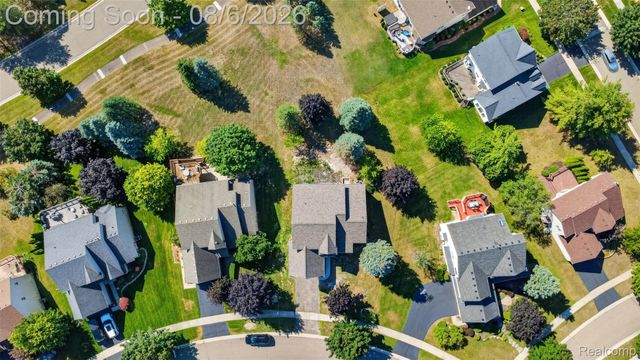 125 Ridge Field Court, Oxford Charter Township, MI 48371