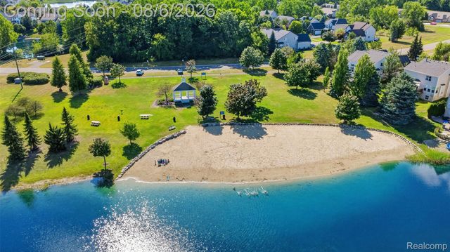 125 Ridge Field Court, Oxford Charter Township, MI 48371