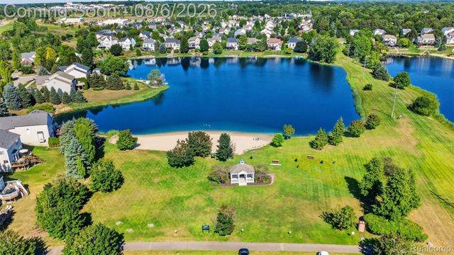 125 Ridge Field Court, Oxford Charter Township, MI 48371