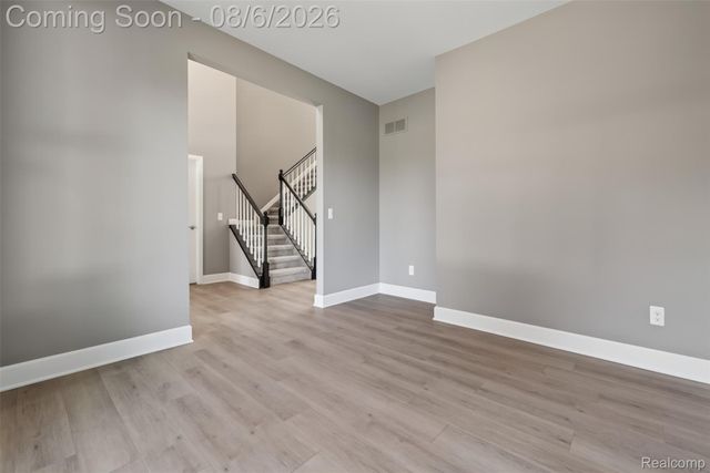 125 Ridge Field Court, Oxford Charter Township, MI 48371