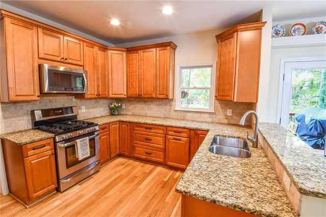 1865 Oak Tree Hollow, Alpharetta, GA 30005