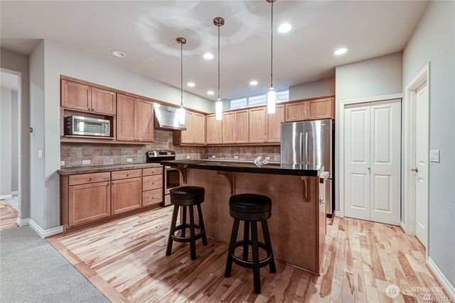 6455 193rd Place NE, Redmond, WA 98052