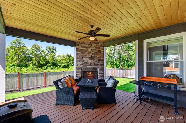11020 71st Ave CT E, Puyallup, WA 98373