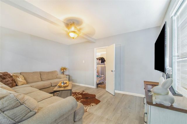 402 E MAIN STREET, Dundee, FL 33838