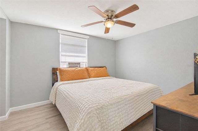 402 E MAIN STREET, Dundee, FL 33838