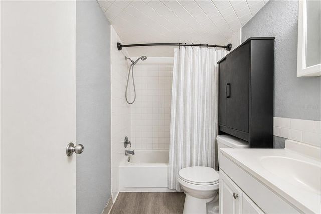 402 E MAIN STREET, Dundee, FL 33838