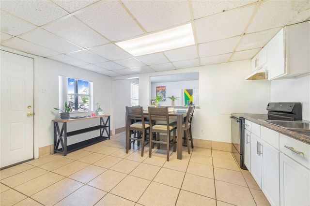 402 E MAIN STREET, Dundee, FL 33838