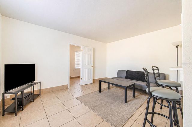 402 E MAIN STREET, Dundee, FL 33838