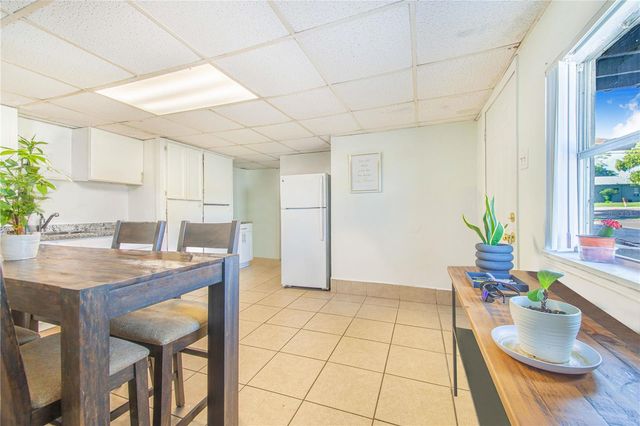 402 E MAIN STREET, Dundee, FL 33838