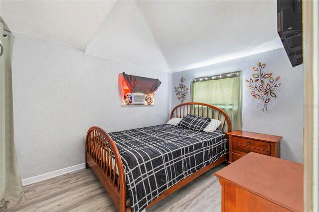 402 E MAIN STREET, Dundee, FL 33838