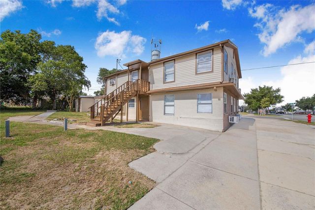 402 E MAIN STREET, Dundee, FL 33838