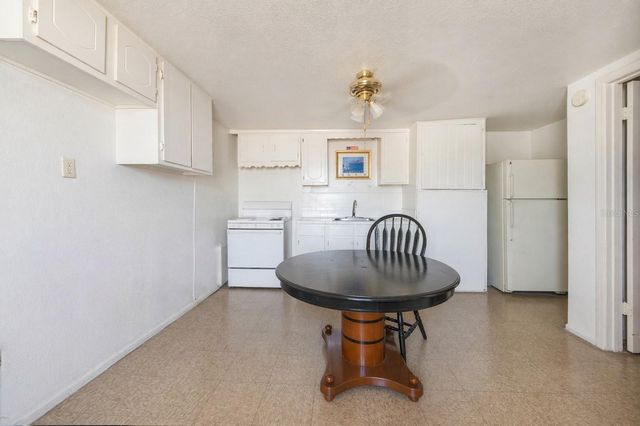 402 E MAIN STREET, Dundee, FL 33838